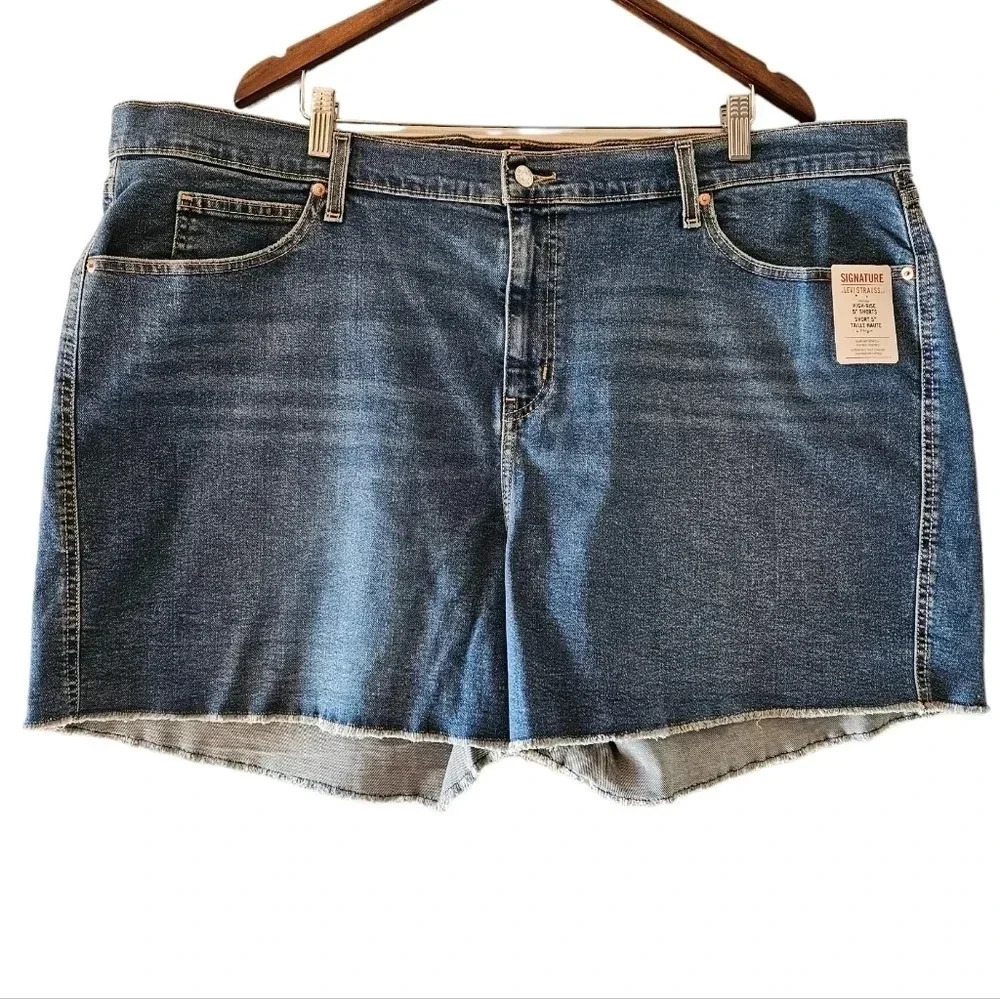 Signature by Levi Strauss  & Co. High Rise Plus Size Heritage Denim Shorts 26W. - Picture 2 of 16